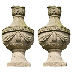 Coppia di vasi in pietra arenaria del XVIII secolo