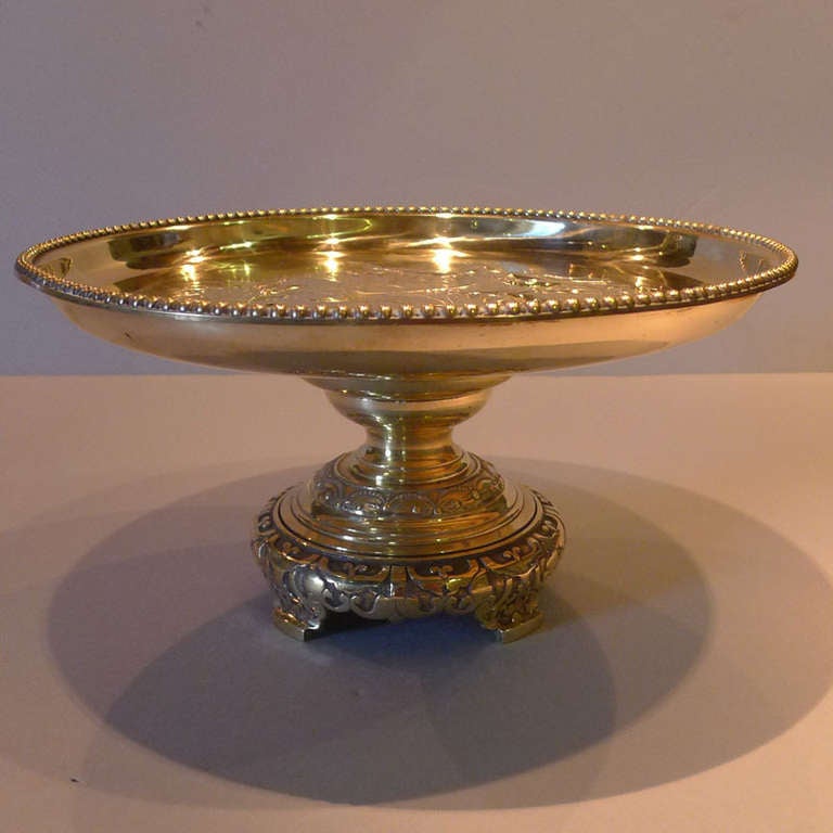 Tazza del XIX secolo realizzata in rame.
Soprattutto nel Rinascimento una Tazza veniva utilizzata per bere vino o per esporre frutta o altre prelibatezze.
È originaria della Francia e risale al 1877 circa.
