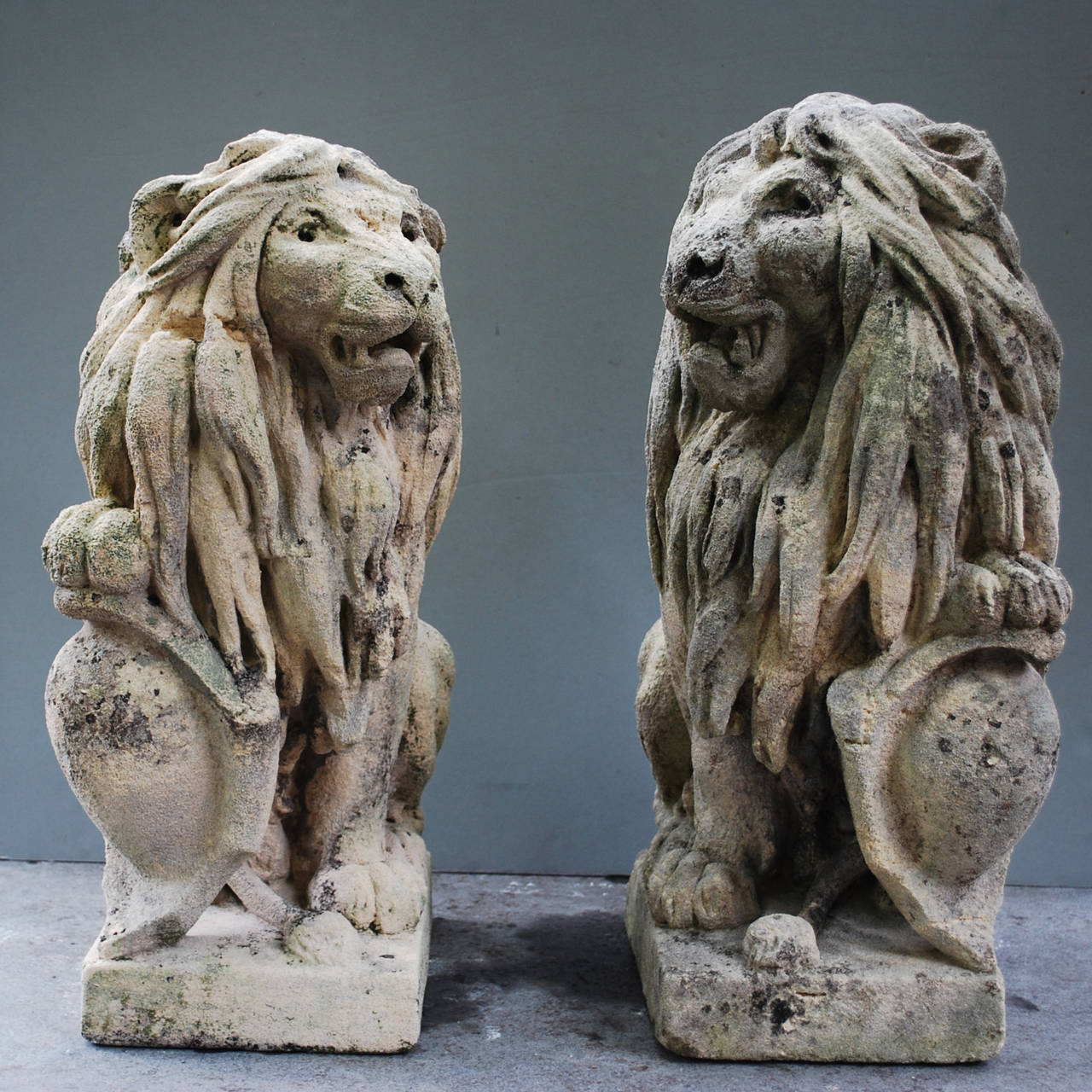 Pair of 20th century. Sculpted sandstone lions.
Lions are not identical, 3 cm height difference.
Originates Italy, dating to circa 1920.
(Shipping costs on request, depends on destination).