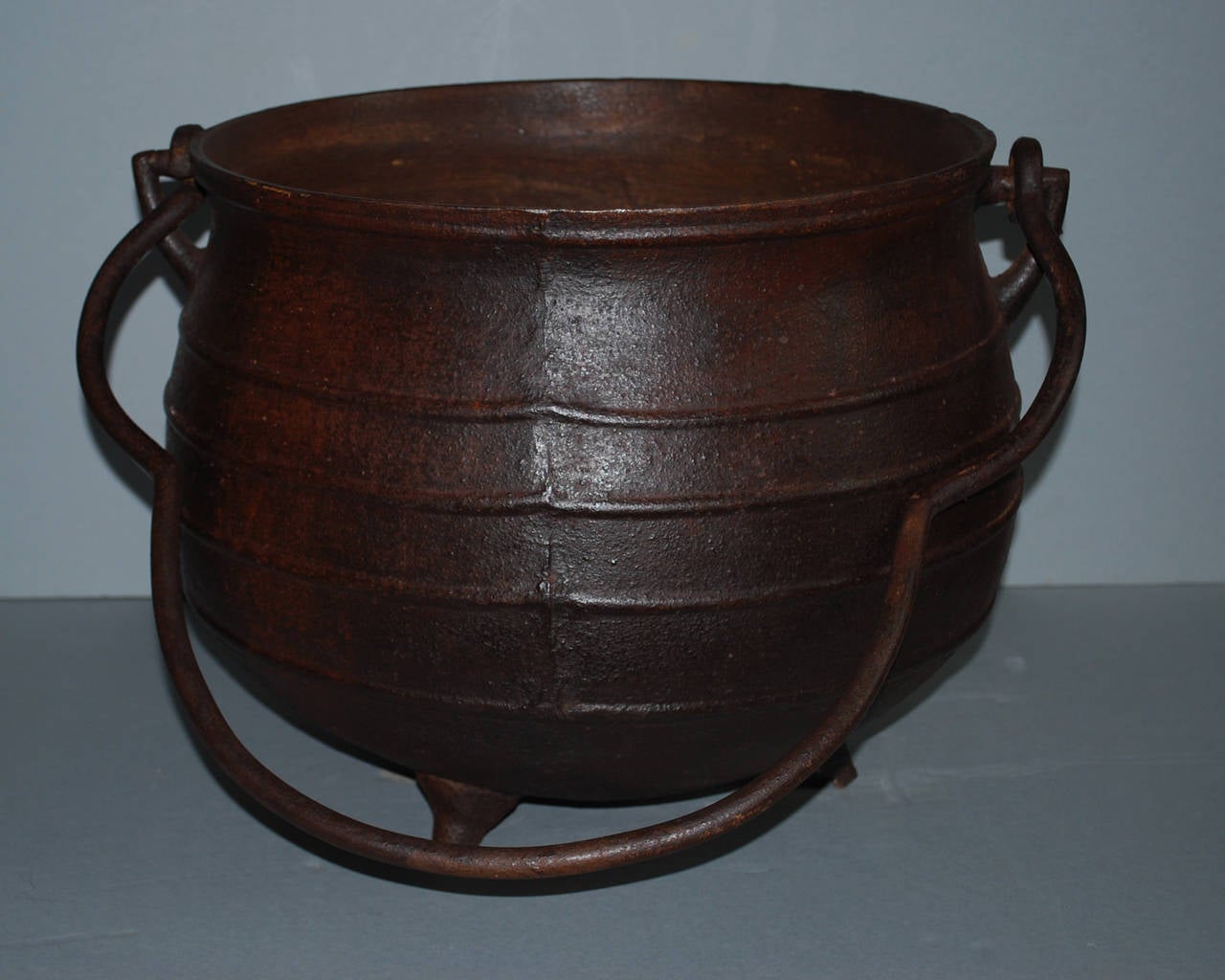 Early 19th century cast iron pot or kettle used for cooking made from one piece.
Originates Germany, dating circa 1800.
(Shipping complimentary).