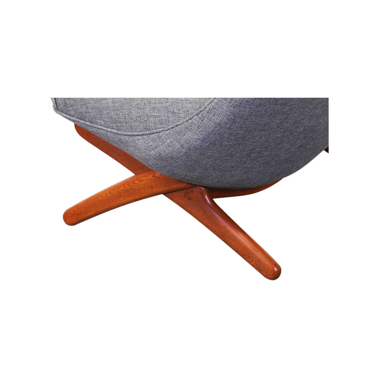 Illum Wikkelsø Lounge Chair for Mikael Laursen In Excellent Condition In Los Angeles, CA