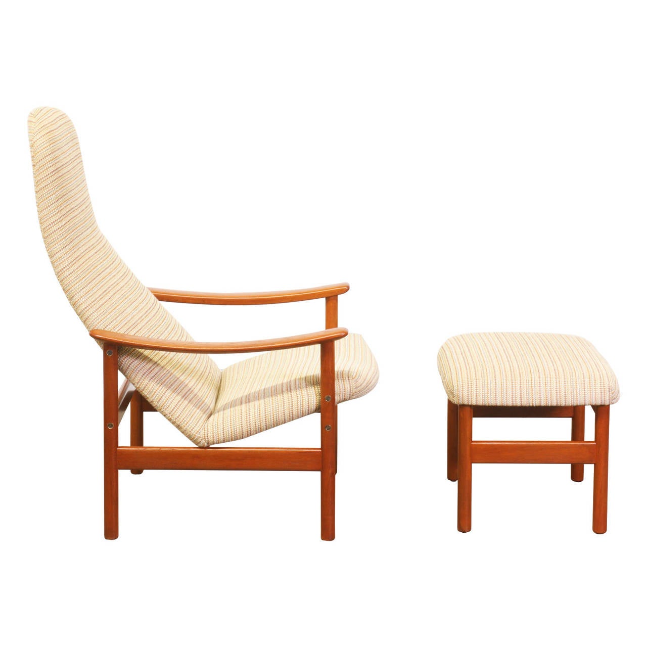 Designer: Alf Svensson
Manufacturer: Ljungs Industrier
Period/Style: Scandinavian Modern
Country: Sweden
Date: 1950’s

Dimensions: 37.5″H x 26″W x 31″D
Seat Height 15″
Materials: Teak
Condition: Excellent – Newly Refinished &