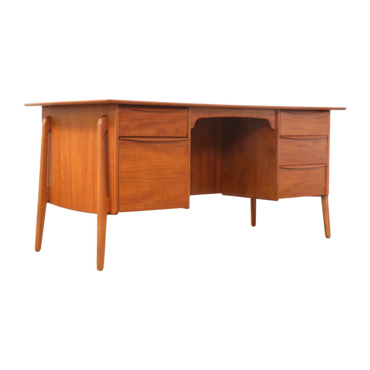 Designer: Svend A. Madsen
Manufacturer: Sigurd Hansen
Period/Style: Danish Modern
Country: Denmark
Date: 1950’s

Dimensions: 28″H x 61.25″L x 30″W
Materials: Teak
Condition: Excellent – Newly Refinished
Number of Items: 1
ID Number: