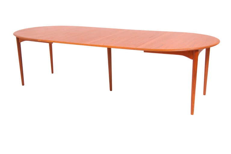 Mid-20th Century Danish Modern Teak Dining Table by Arne Vodder