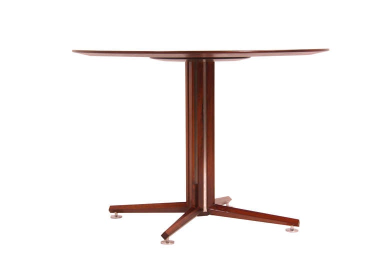 Dunbar Rosewood Dining Table by Edward J Wormley In Excellent Condition In Los Angeles, CA