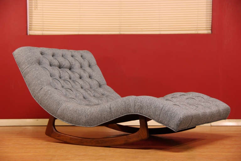 Vintage tufted chaise lounge designed by Adrian Pearsall for Craft Associates. 

28.5