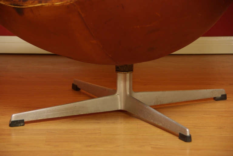 Mid-20th Century Vintage Arne Jacobsen Leather Egg Chair for Fritz Hansen