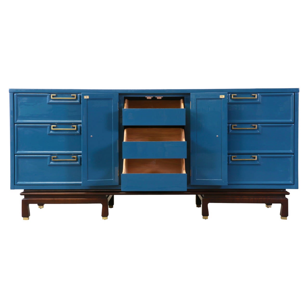 Designer: American of Martinsville
Manufacturer: American of Martinsville
Period/Style: Mid Century Modern
Country: United States
Date: 1960s

Dimensions: 28.5″H x 68″L 35.5″W
Extension Leafs 14.25″
Total Extension 96.5″
Materials: Lacquer,