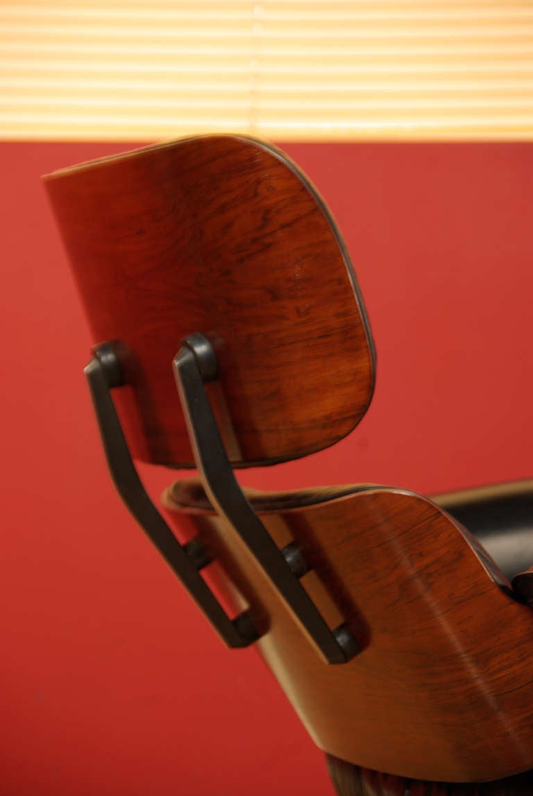Mid-20th Century Leather Rosewood Eames Lounge Chair