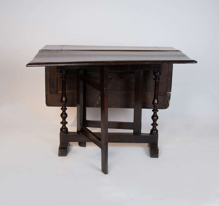 Oak 17th century Charles II Period Gateleg Table For Sale