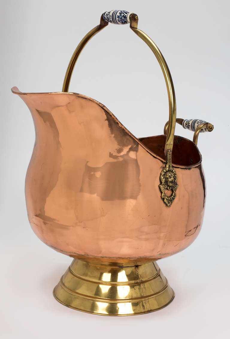 Monumental 19th Century French Copper Coal Scuttle, Planter In Excellent Condition In Summerland, CA