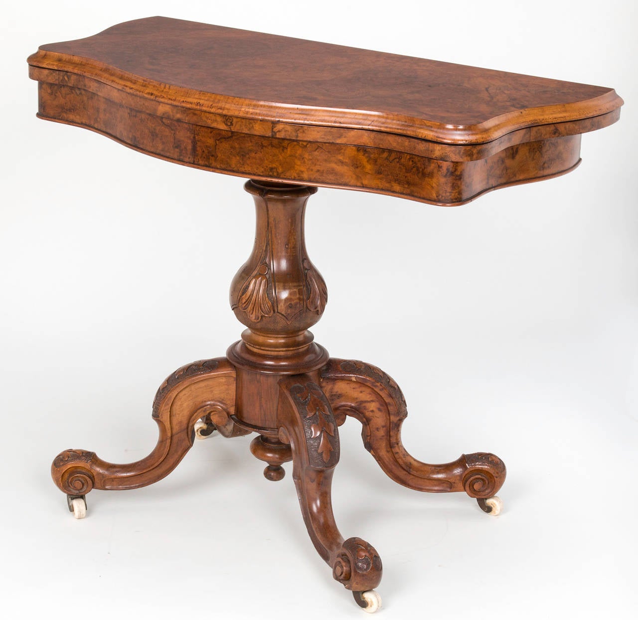 19th Century Burl Walnut Card/Game Table In Excellent Condition In Summerland, CA