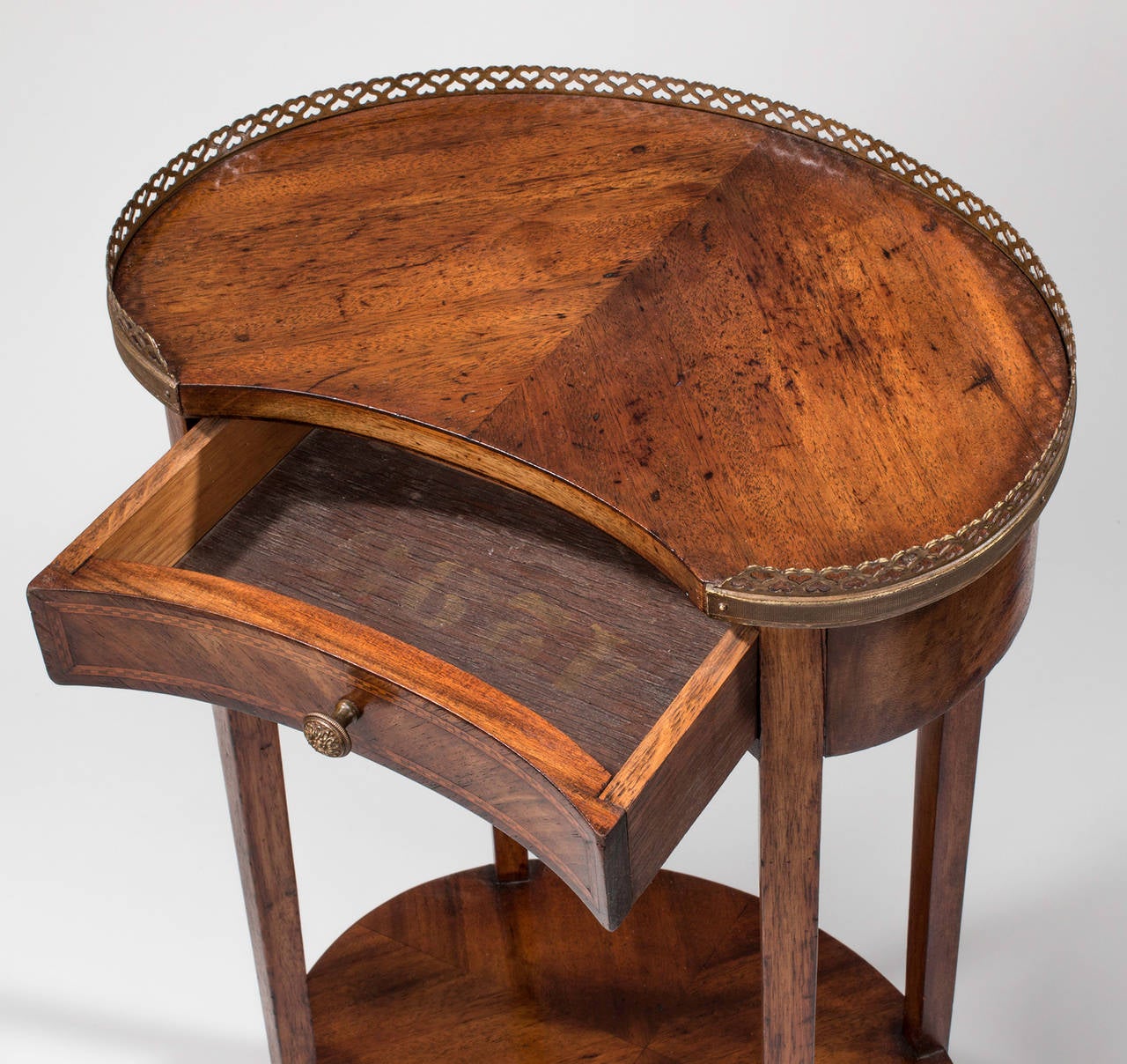 1930s Small Italian Kidney Shape Table 2