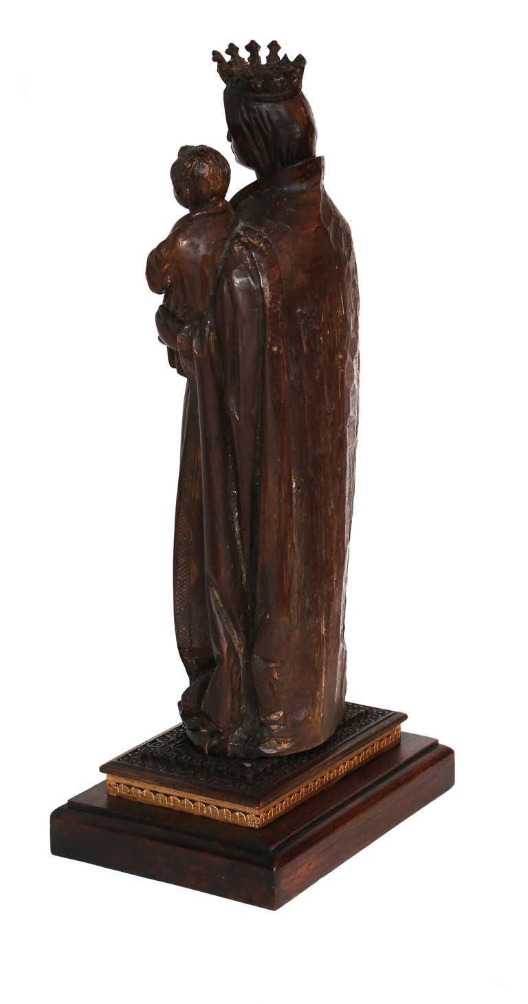 Early 1700s Madonna and Child Wood Sculpture For Sale at 1stDibs