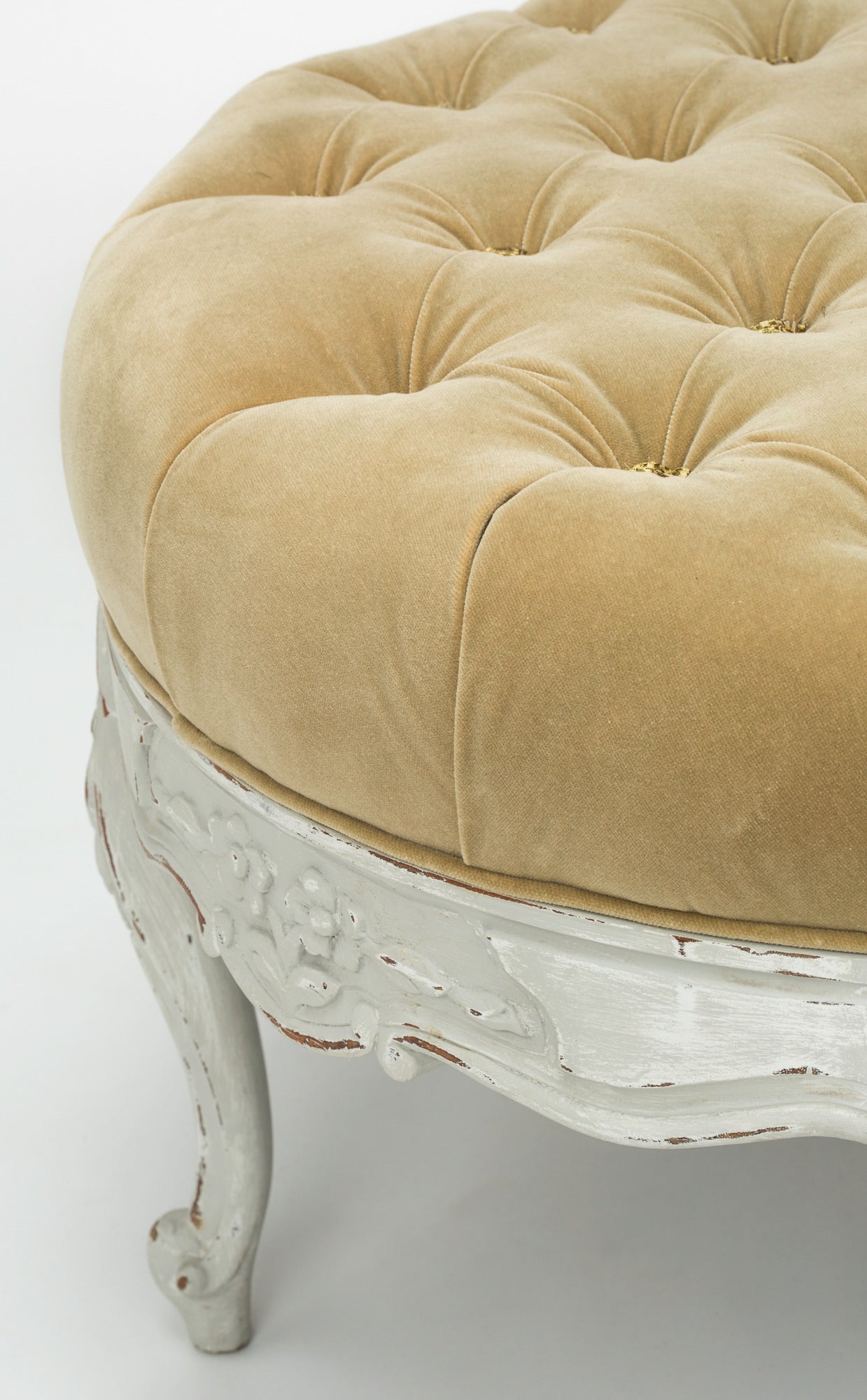 Painted  French Round Ottoman, circa 1920 In Excellent Condition In Summerland, CA