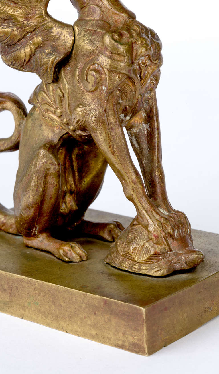 19. Jahrhundert Französisch vergoldete Bronze Greifen Briefbeschwerer 4