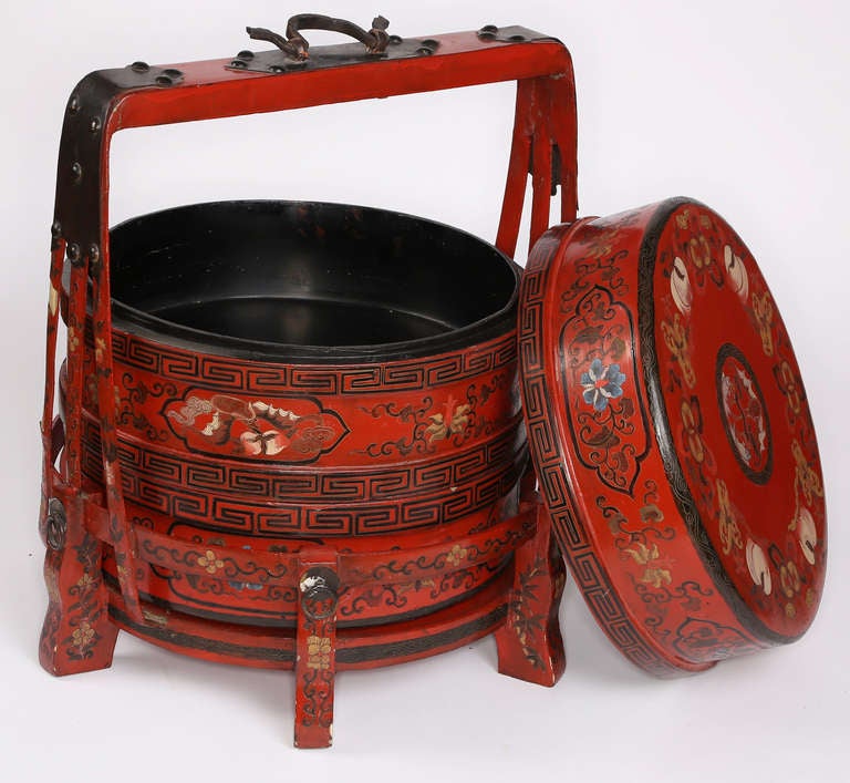 Red Lacquer Chinese Wedding Carrier Box In Excellent Condition In Summerland, CA