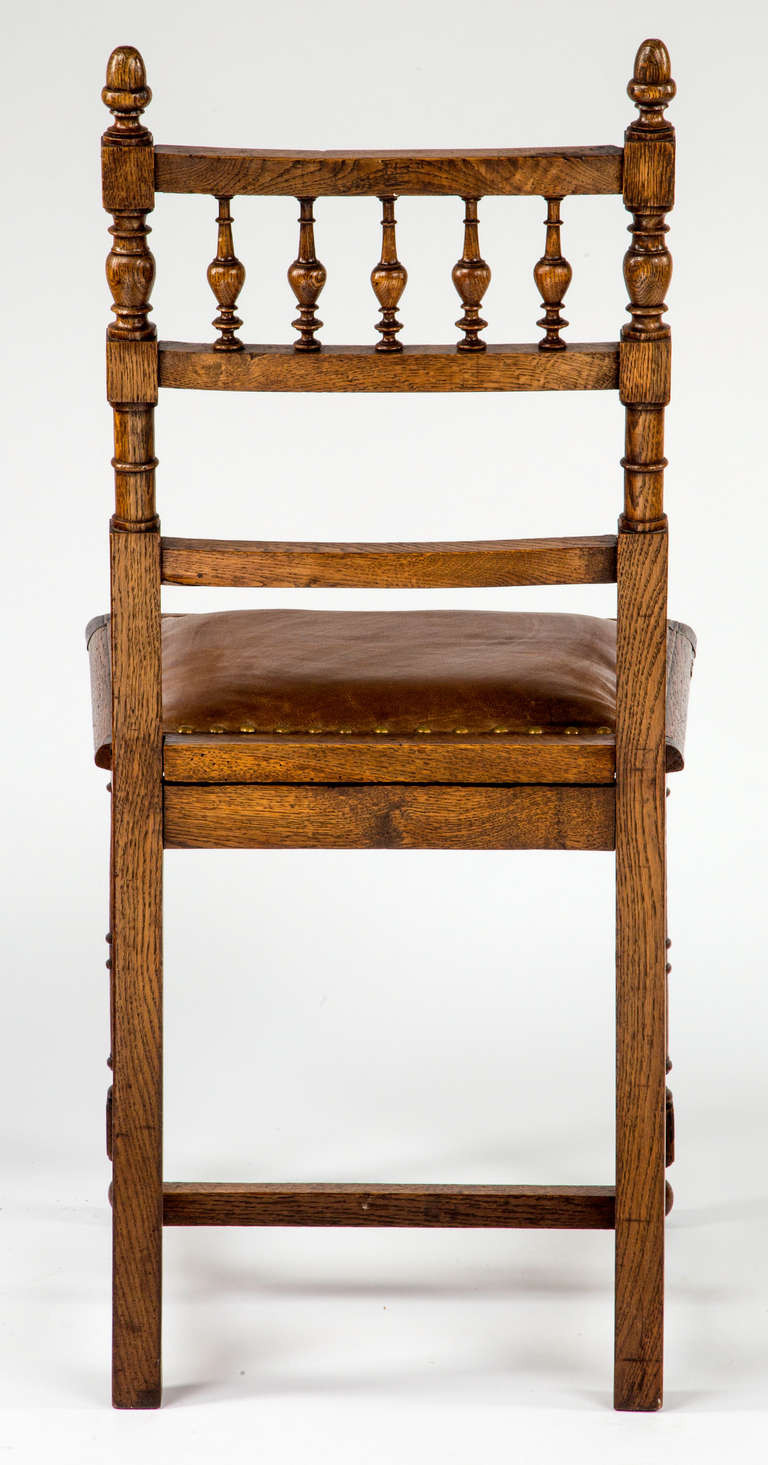 English Oak and Leather Chairs, Set of Four, circa 1900s For Sale 2