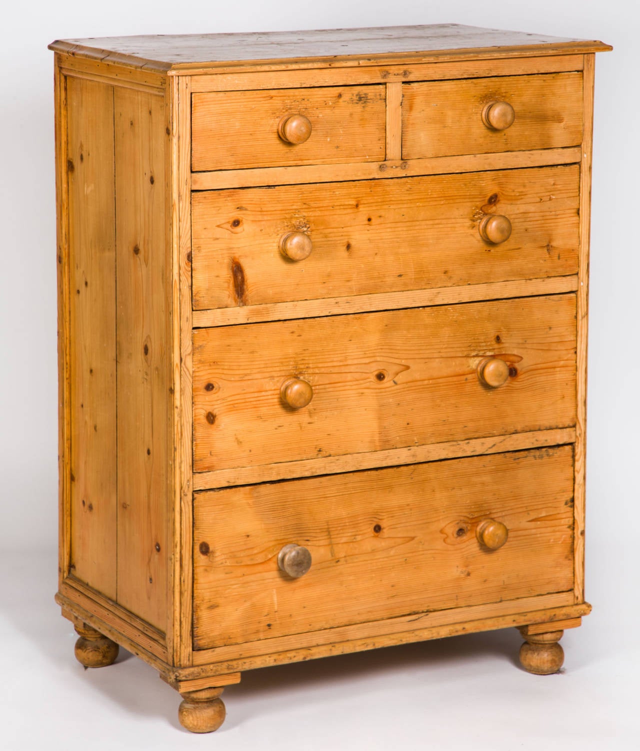 Pine Chest of Drawers For Sale at 1stdibs