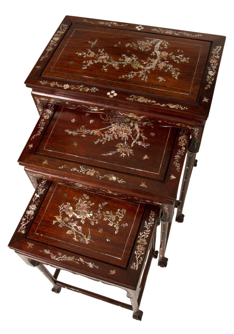 Rosewood Mother of Pearl Inlaid Set of Three Stack NestingTables In Excellent Condition In Summerland, CA