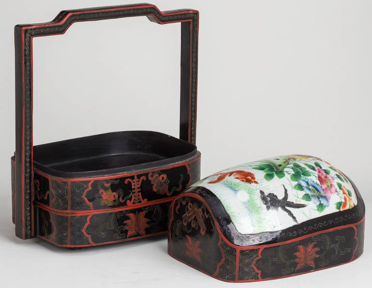 Vintage Chinese Food Carrier/Box In Excellent Condition In Summerland, CA