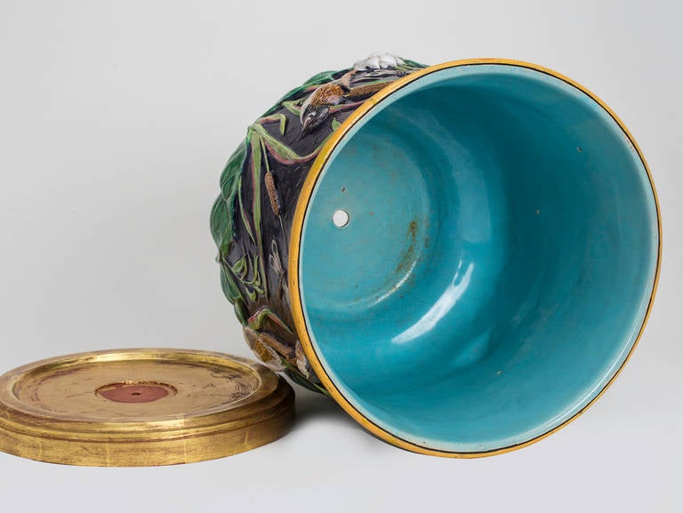 19th Century Pair of English Majolica Cachepot For Sale 4