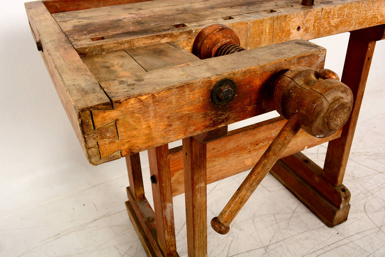 carpenter table