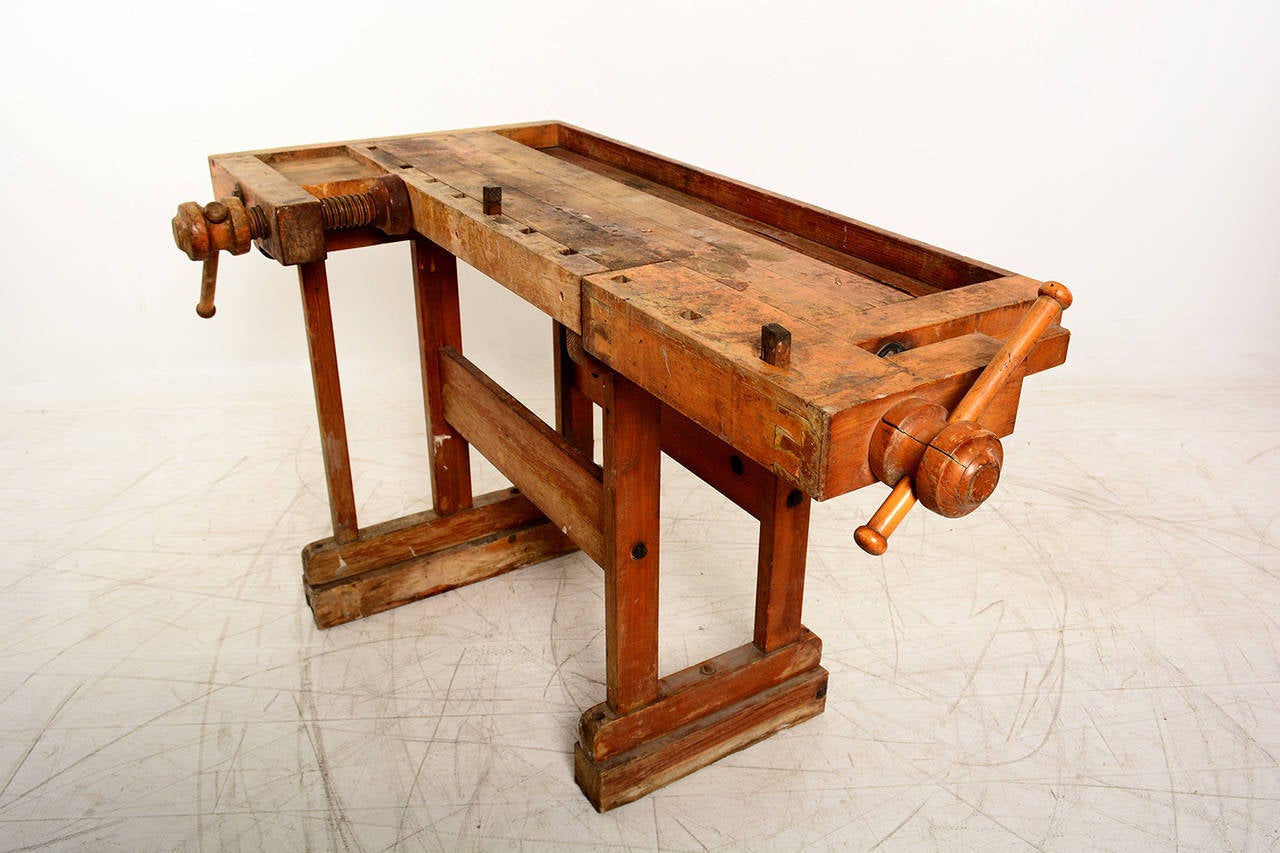 For your consideration a vintage carpenter's bench.

Excellent piece for the collector who appreciates the character of the original vintage patina. 

All pieces working in perfect order.