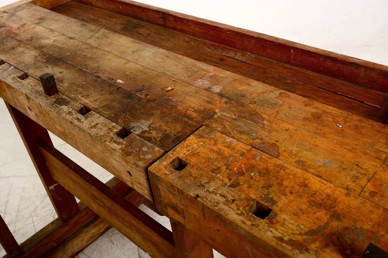 Antique Vintage Carpenter's Bench Table In Distressed Condition In Chula Vista, CA