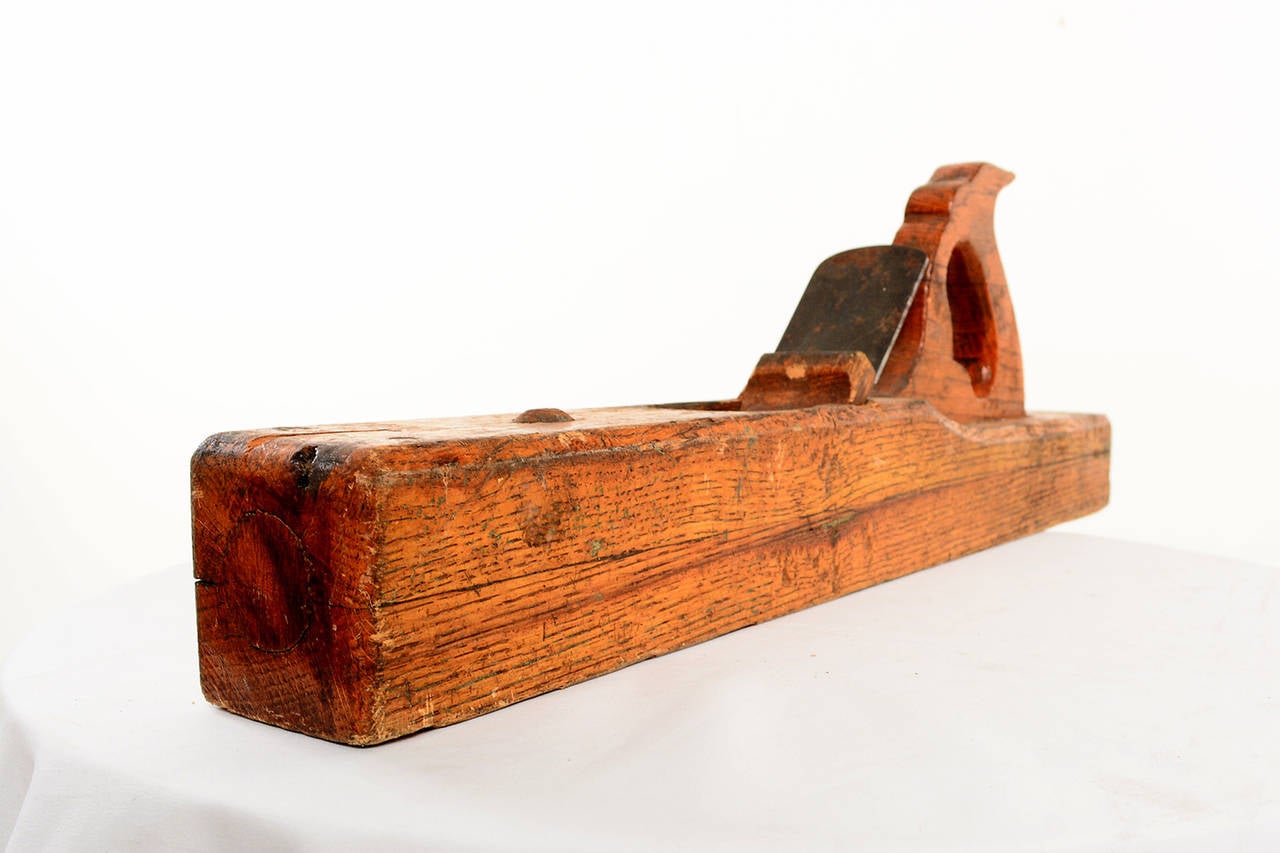 For your consideration an antique carpenters wood plane. 

Constructed with and a steel. 
Blade still sharp. 

Carpenters work bench/ table in other posting. 
      