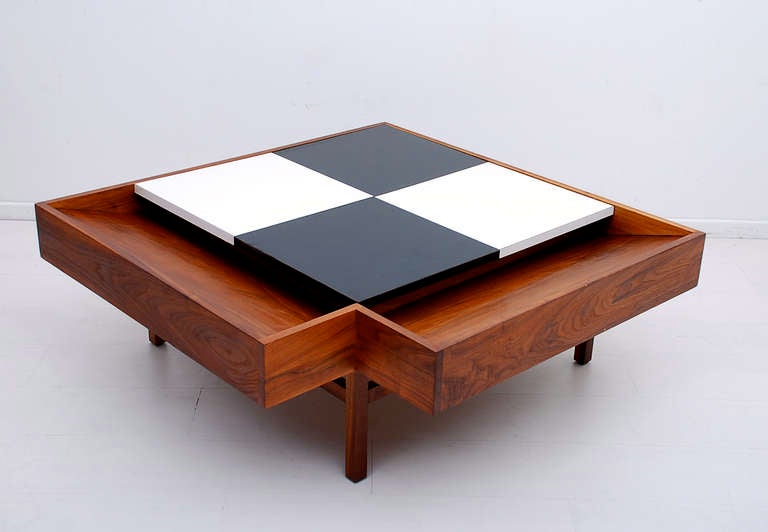 John Keal Walnut Checkered Coffee Table for Brown Saltman In Excellent Condition In Chula Vista, CA