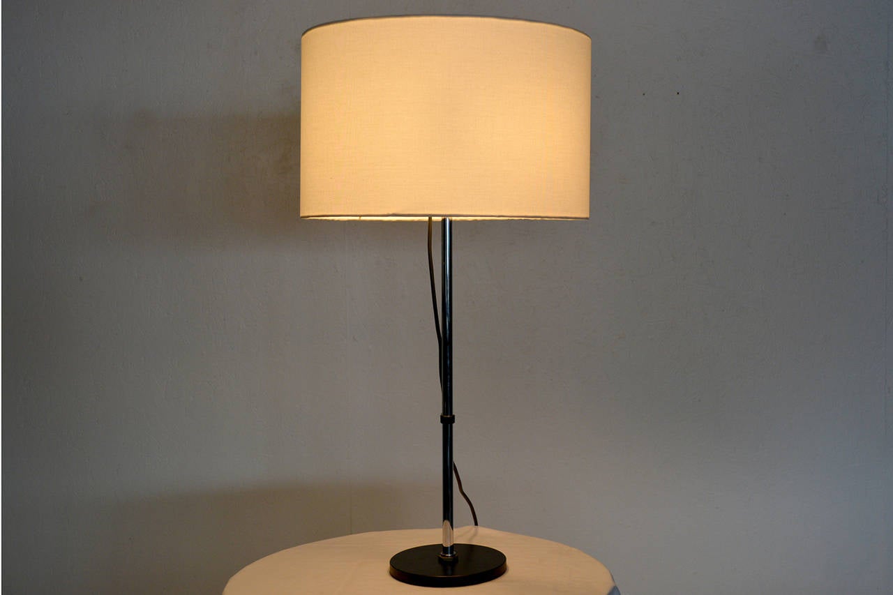 Table Lamp with Adjustable Shade Height 1