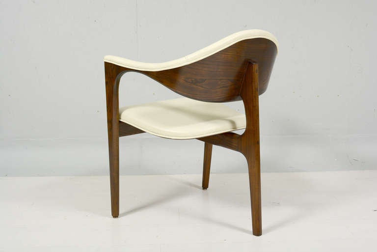 Mid-20th Century Set of Four Mid Century Modern Tripod Chairs