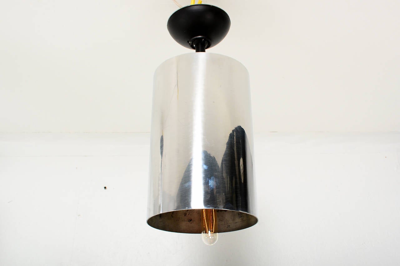 For your consideration a set of six vintage Industrial lights made of aluminum.

Measures: 8