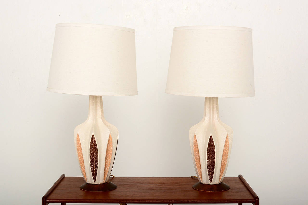 Mid-Century Modern Ceramic Table Lamps In Excellent Condition In Chula Vista, CA