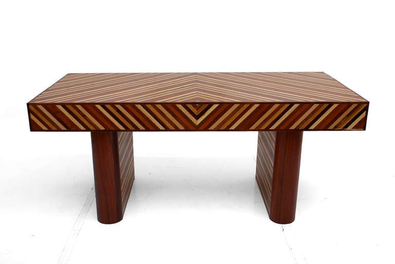 Bureau en bois exotique de style moderne du milieu du siècle en cocobolo:: ébène et noyer 1