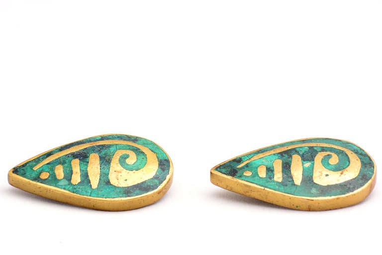 Set of two pulls knobs by Pepe Mendoza, tear drop shape with abstract design. Solid brass body with malachite inlay.