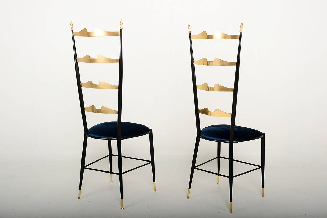 Pair of Chiavari Italian Chairs In Excellent Condition In Chula Vista, CA