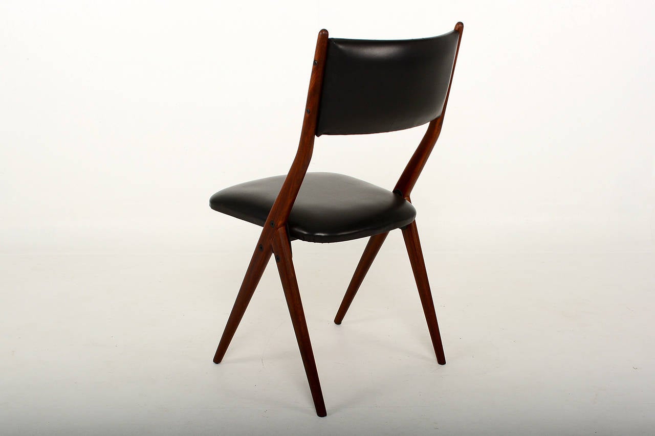 Mid-Century Modern Pair of Four Midcentury Italian  Dining chair chairs