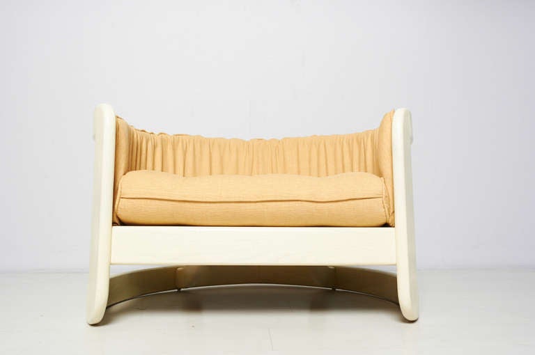 Late 20th Century Off-White Laquer Wood Lounge Chair in the Style of Milo Baughman
