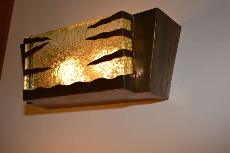 Mid Century Modern Italian Wall Sconce with Brass Frame In Excellent Condition In Chula Vista, CA