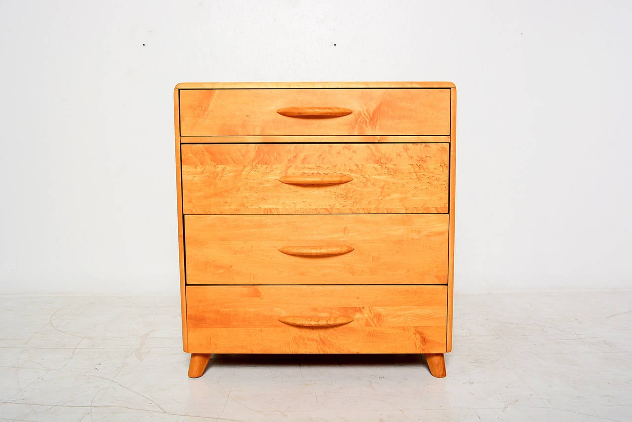 For your consideration a maple dresser/ secretary desk by Heywood Wakefield. 

Sculptural wood handles. Solid wood. All drawers with double dove tail joints. 

The top drawers is a pull out desk.
