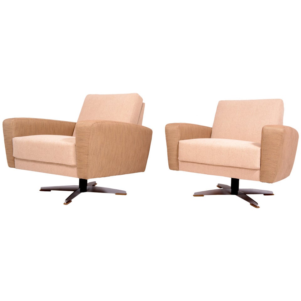 Mid Century Modern Pair of Club Chairs