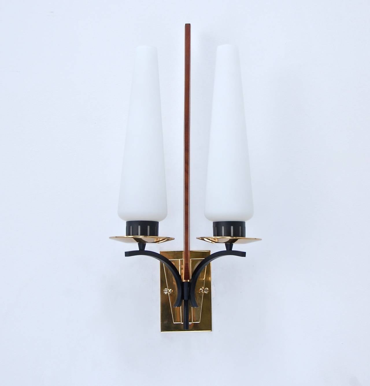Large Italian Mid-Century Sconce For Sale 1