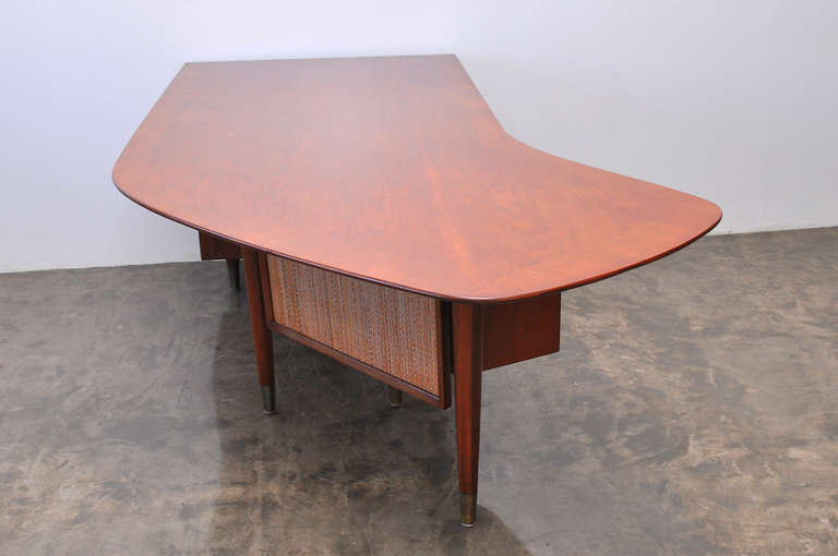 Boomerang Walnut and Cane Executive Desk, circa 1950s In Excellent Condition For Sale In San Diego, CA