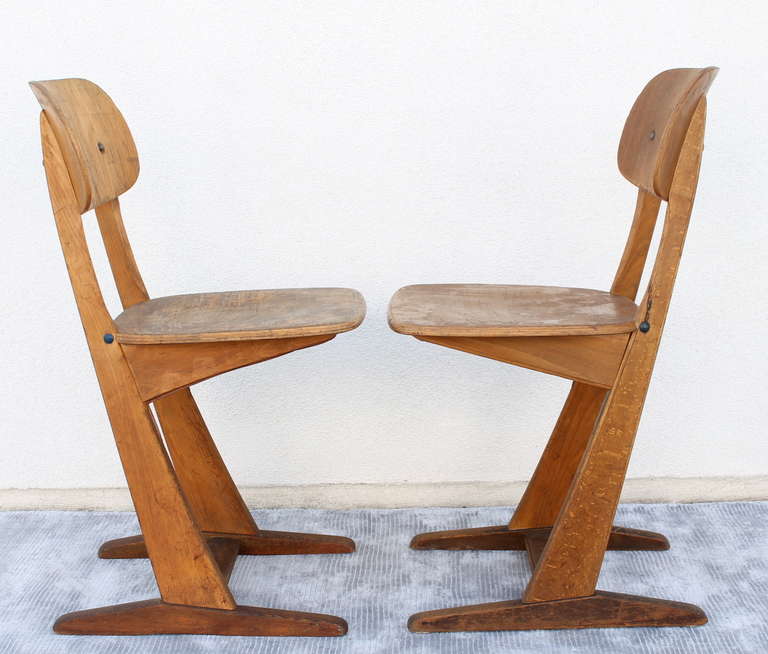 CASALA WOOD SCHOOL CHAIRS CHILD SIZE
Casala / GERMANY

Solid Oak Seats, Great Prouve Style Legs.