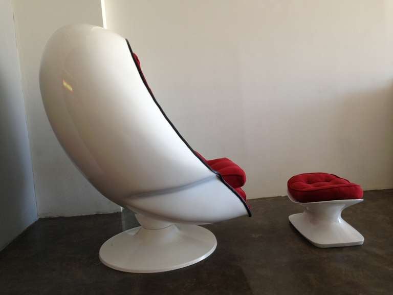 Mid-20th Century Very Rare 1968 Tony Casello Associates Fiberglass Egg Chair for Harman Kardon