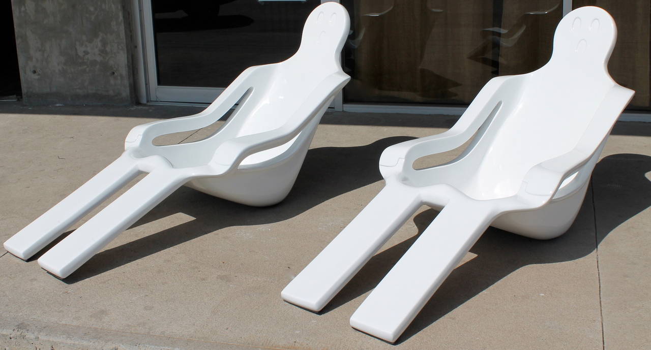 Set of Four Anthropomorphic Fiberglass Chaises, Mexico, circa 1970 In Excellent Condition For Sale In San Diego, CA