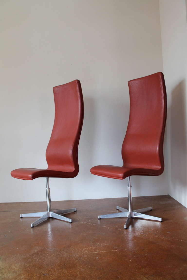 Danish Set of Two Tall Leather Oxford Chairs by Arne Jacobsen, circa 1970 For Sale