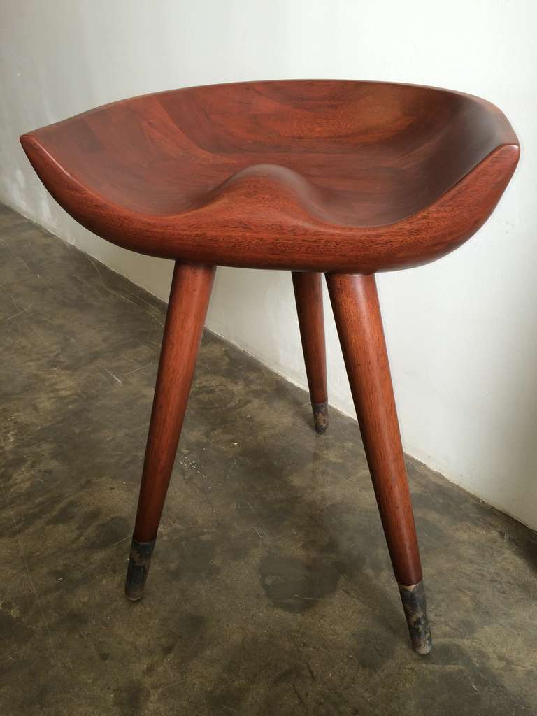 Pair of Midcentury Three-Legged Mahogany Stools, circa 1950s In Good Condition For Sale In San Diego, CA